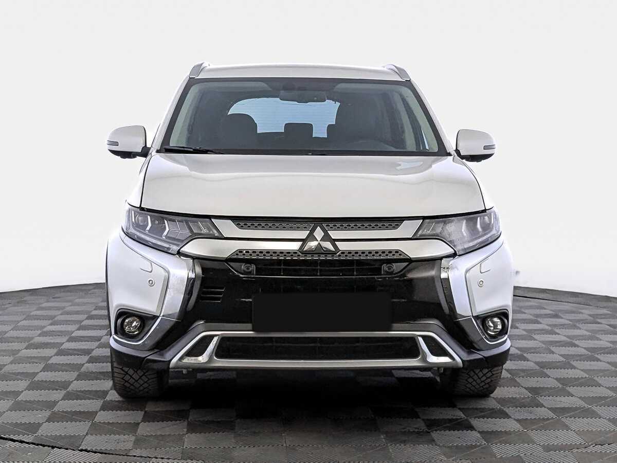 Mitsubishi Outlander с пробегом — 2021 год. Фото: #1