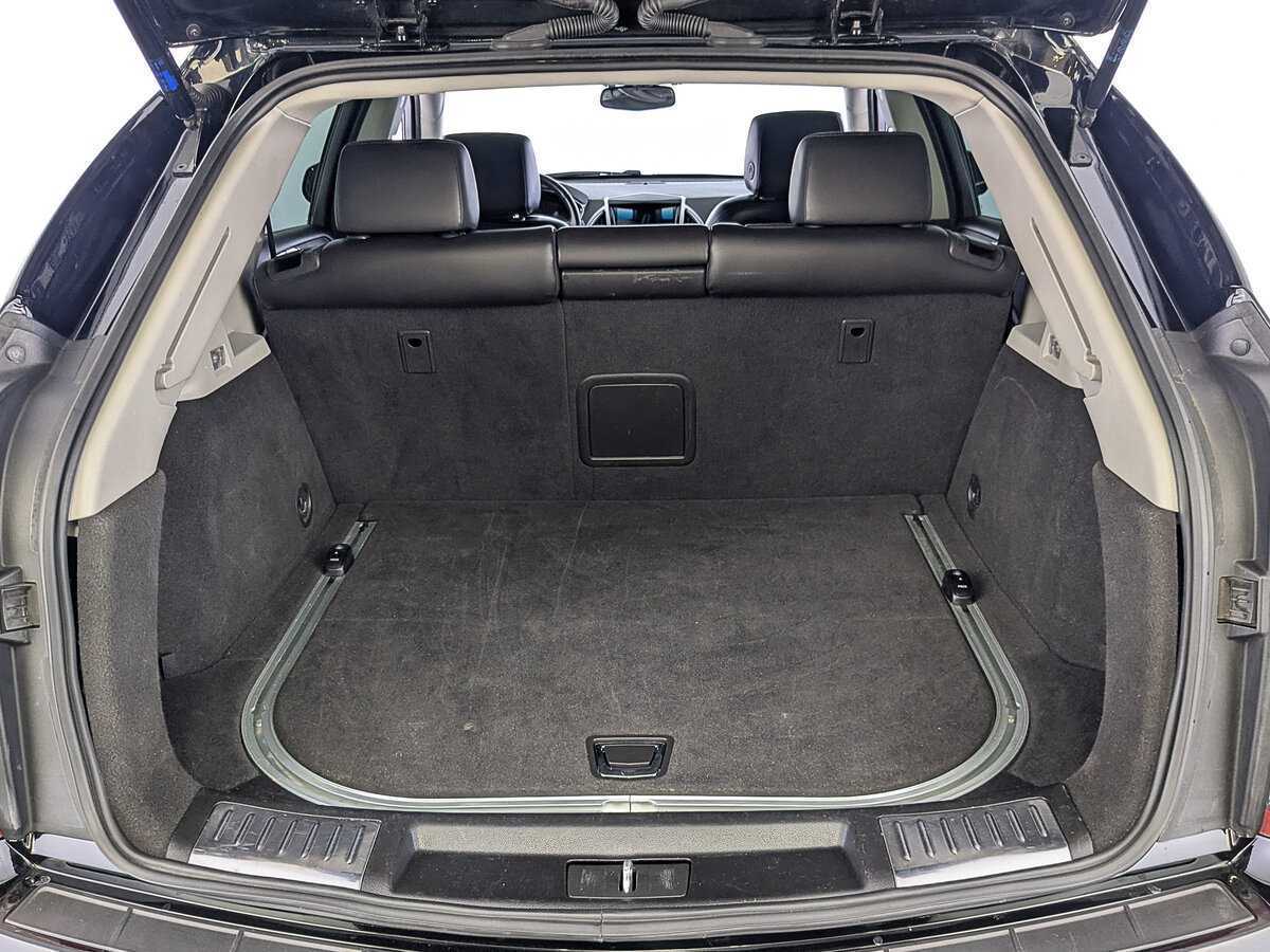 Cadillac SRX с пробегом — 2015 год. Фото: #9