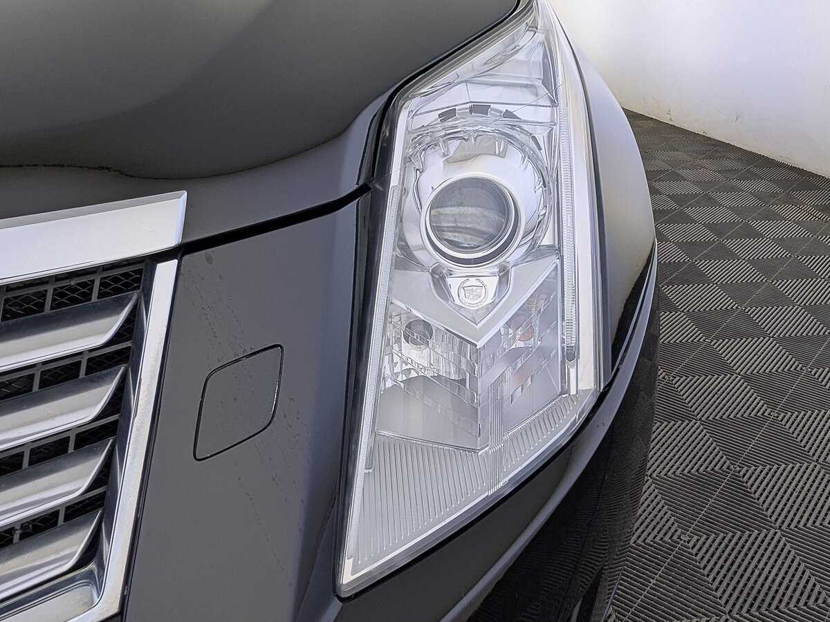 Cadillac SRX с пробегом — 2015 год. Фото: #10
