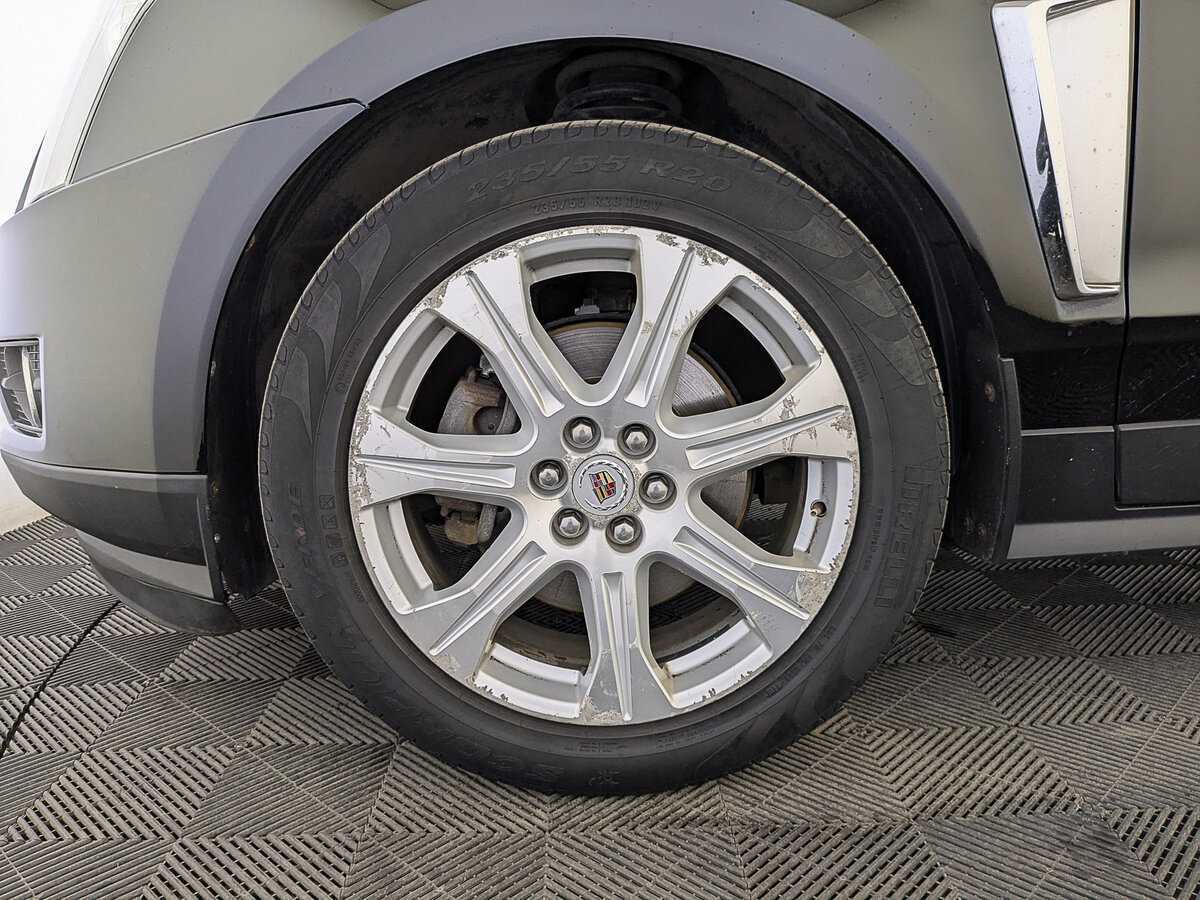 Cadillac SRX с пробегом — 2015 год. Фото: #11