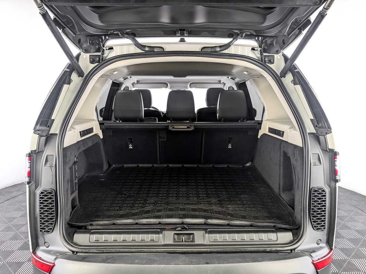 Land Rover Discovery с пробегом — 2019 год. Фото: #9