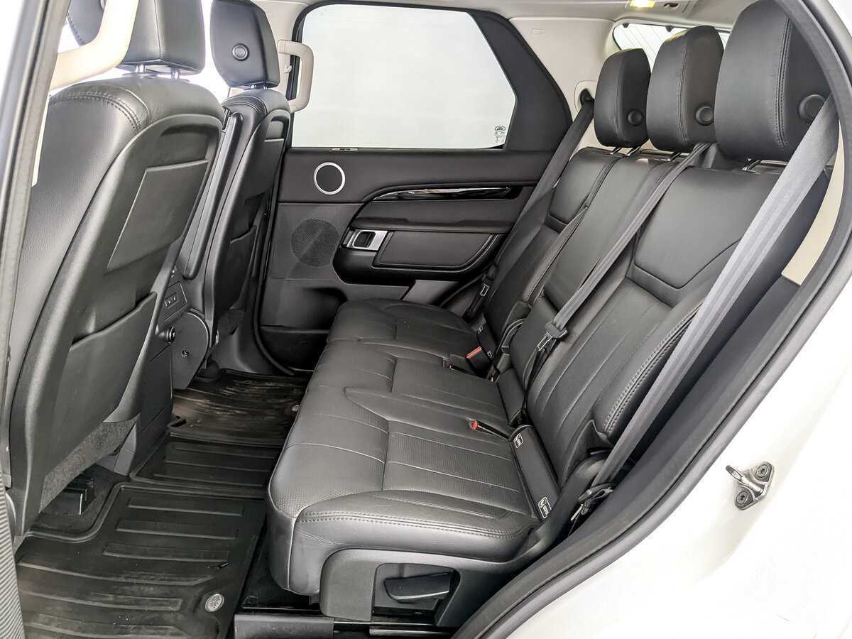 Land Rover Discovery с пробегом — 2019 год. Фото: #11