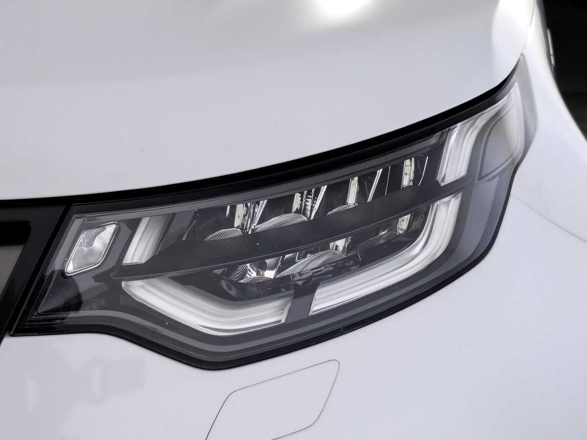 Land Rover Discovery с пробегом — 2019 год. Фото: #16