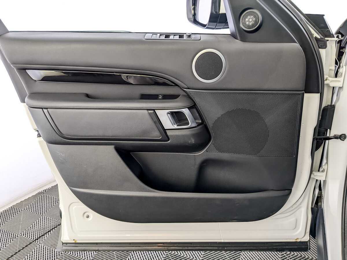 Land Rover Discovery с пробегом — 2019 год. Фото: #18