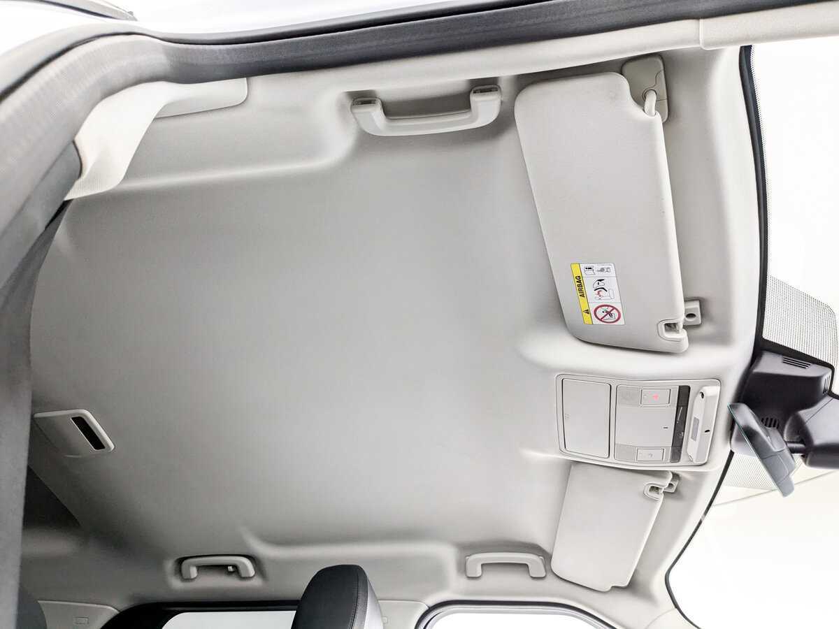 Land Rover Discovery с пробегом — 2019 год. Фото: #22