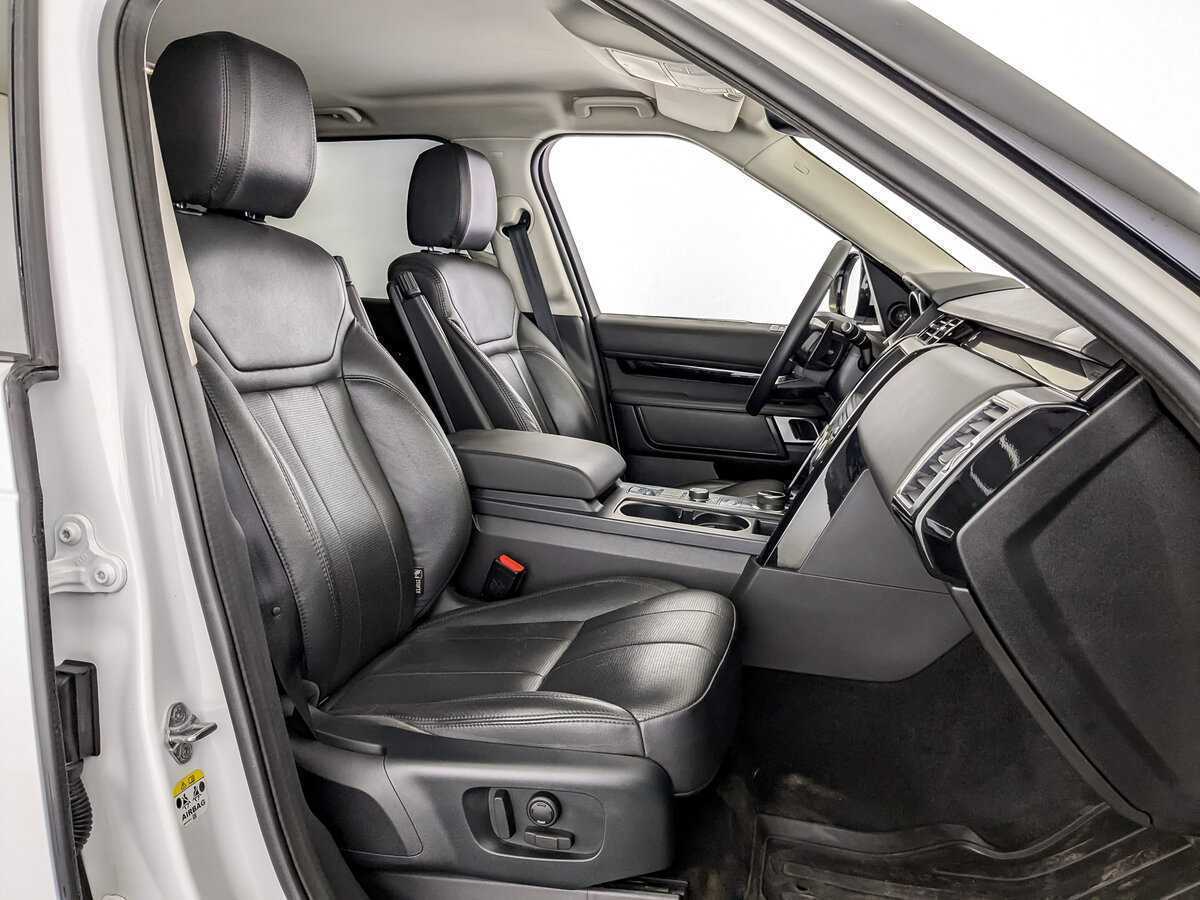 Land Rover Discovery с пробегом — 2019 год. Фото: #23