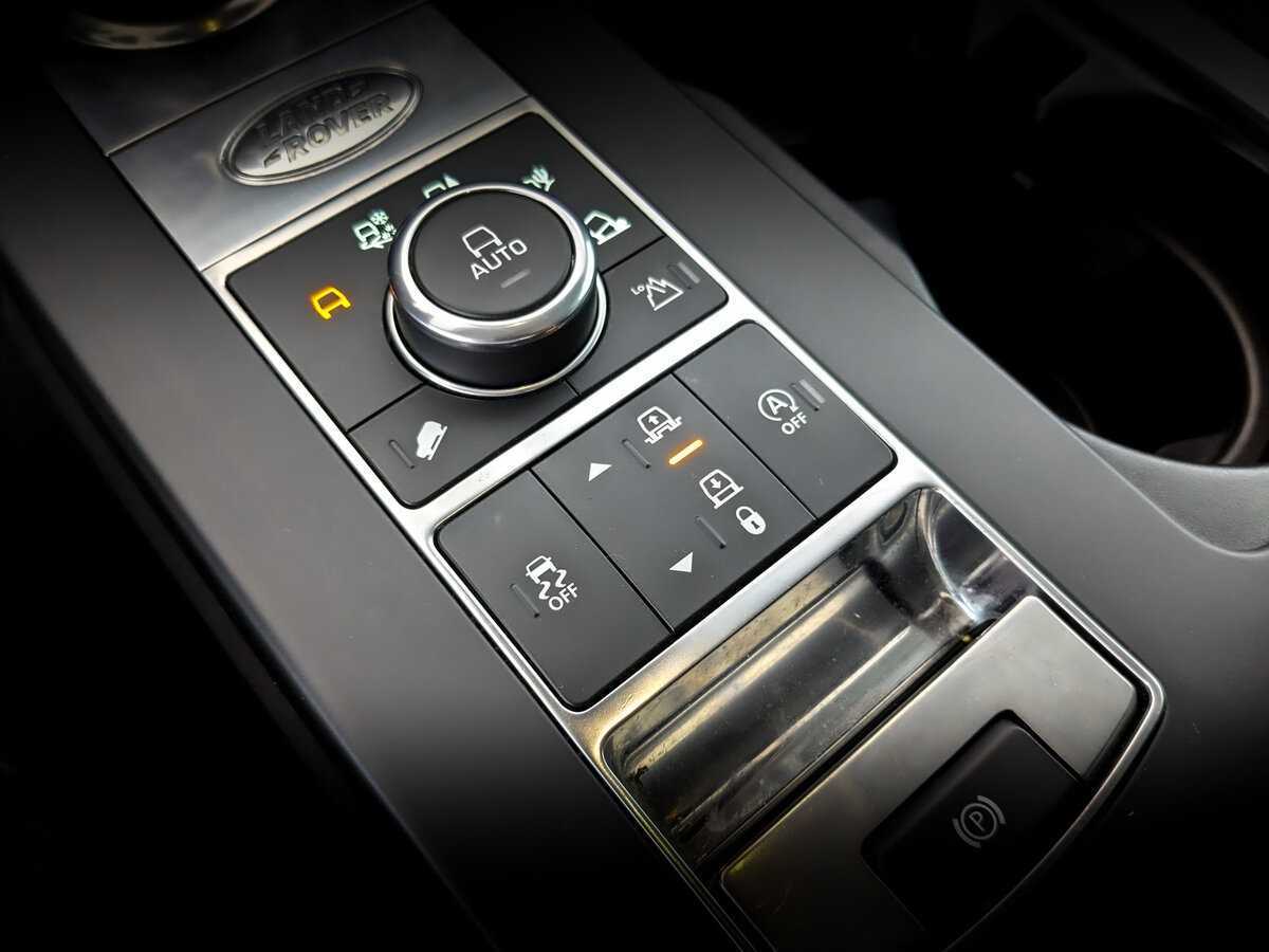 Land Rover Discovery с пробегом — 2019 год. Фото: #25
