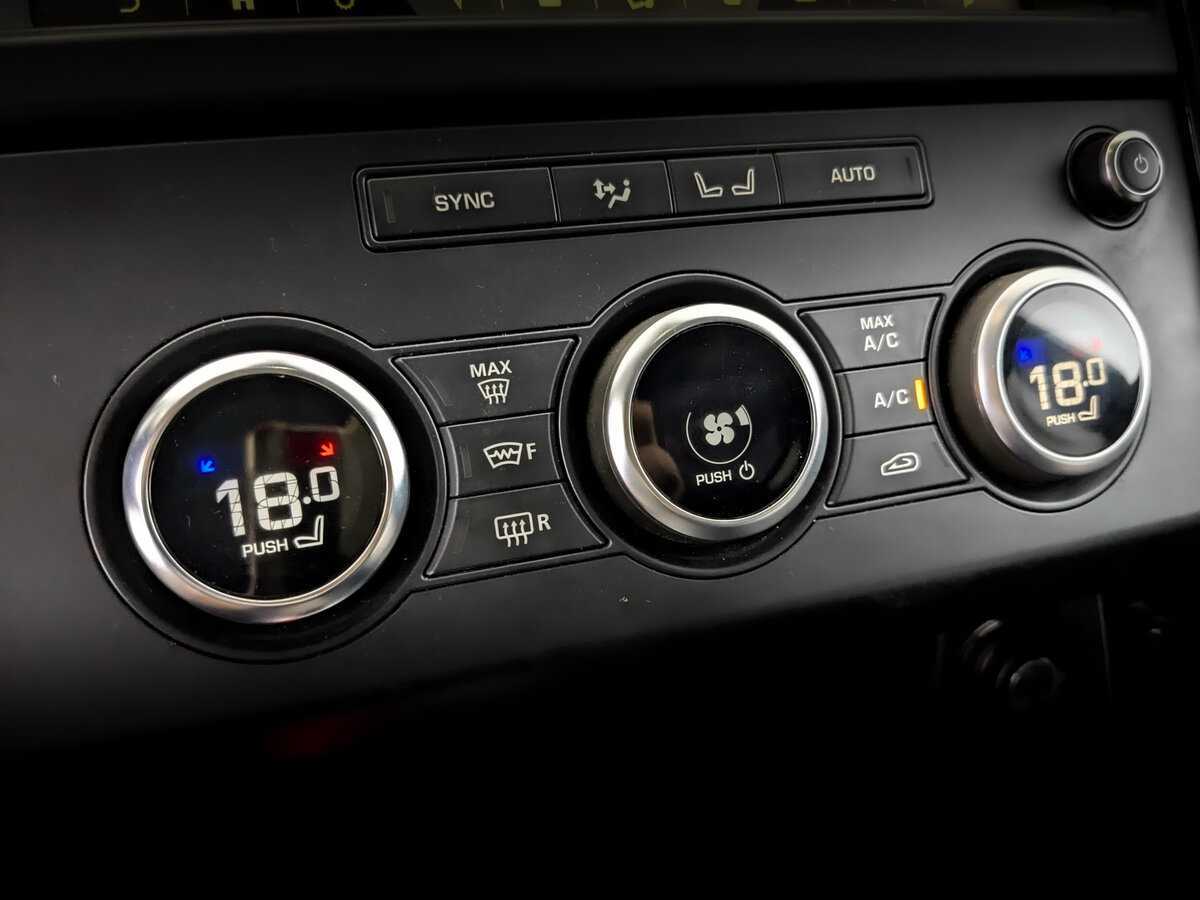 Land Rover Discovery с пробегом — 2019 год. Фото: #27