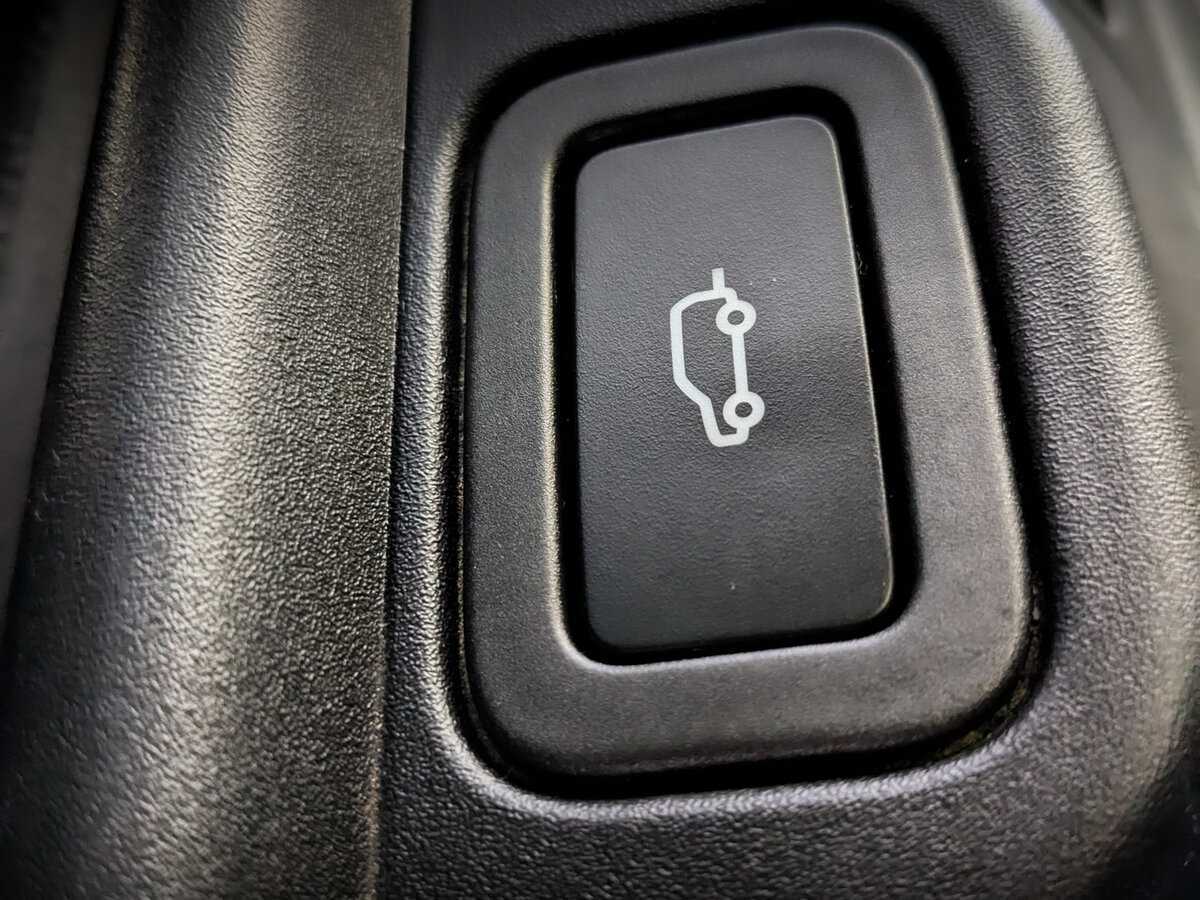 Land Rover Range Rover с пробегом — 2021 год. Фото: #26