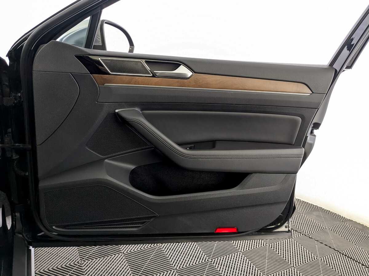 Volkswagen Passat с пробегом — 2018 год. Фото: #24