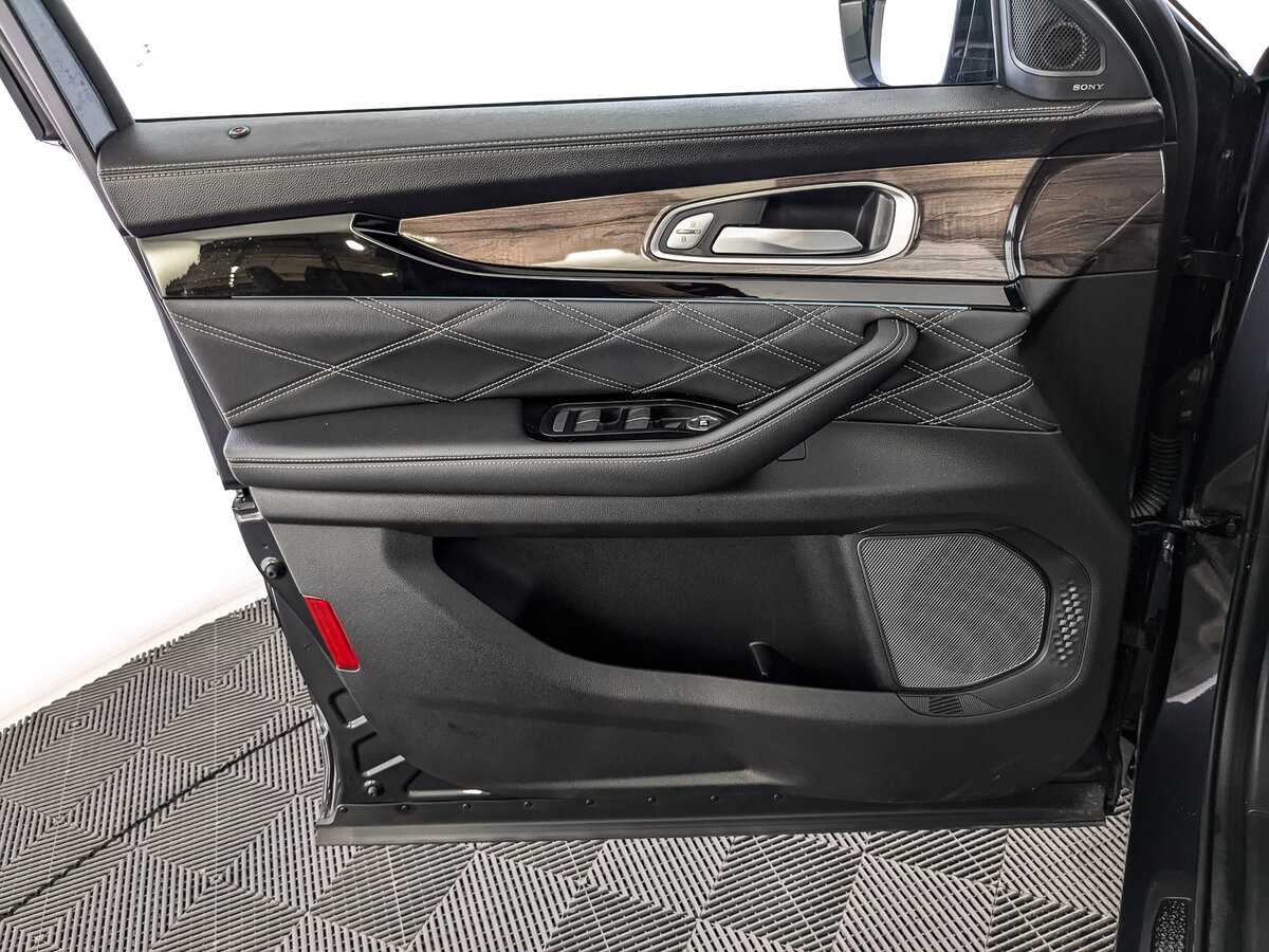 EXEED VX с пробегом — 2023 год. Фото: #16