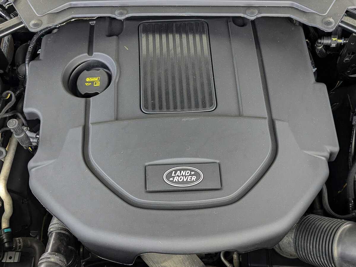 Land Rover Discovery с пробегом — 2017 год. Фото: #8