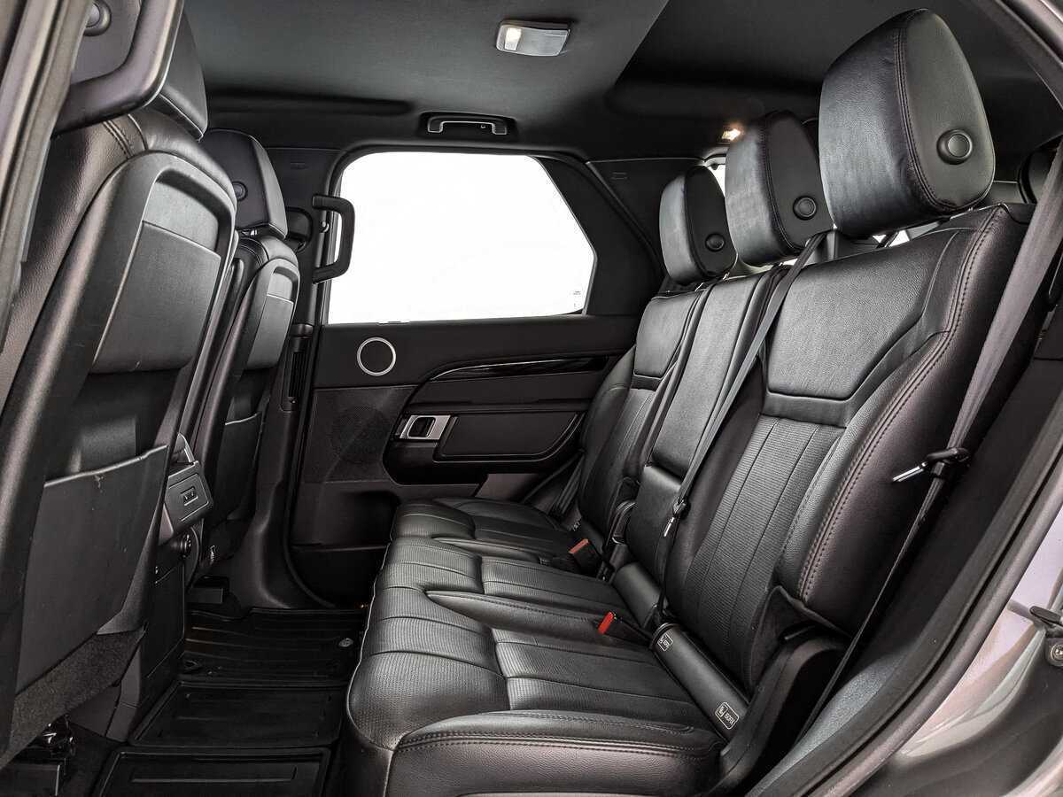 Land Rover Discovery с пробегом — 2017 год. Фото: #11