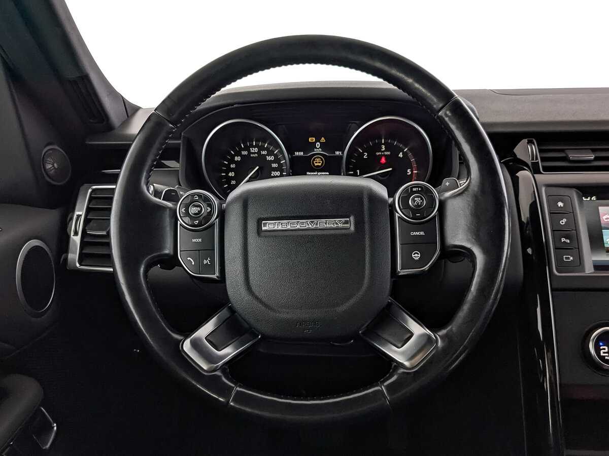 Land Rover Discovery с пробегом — 2017 год. Фото: #20