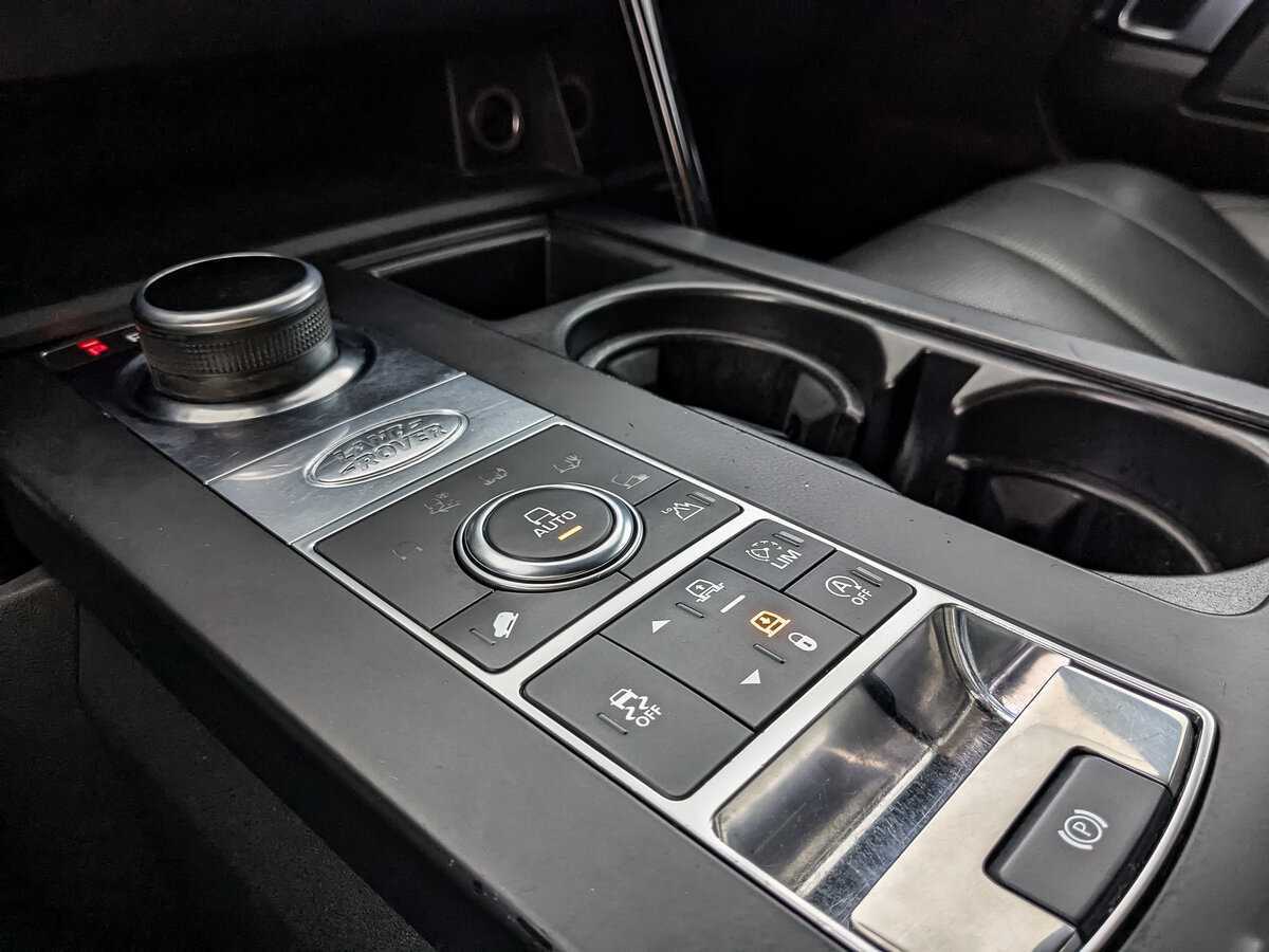 Land Rover Discovery с пробегом — 2017 год. Фото: #25