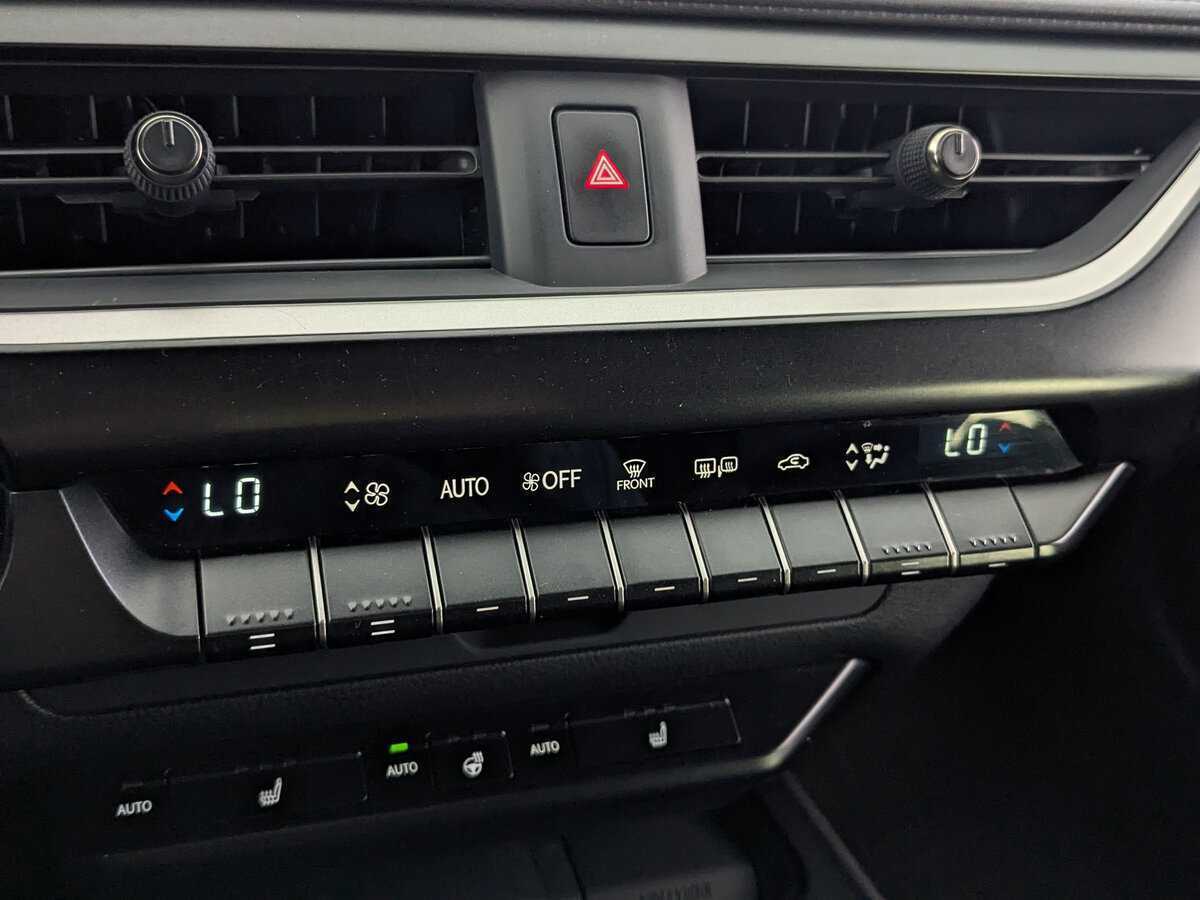 Lexus UX с пробегом — 2020 год. Фото: #20