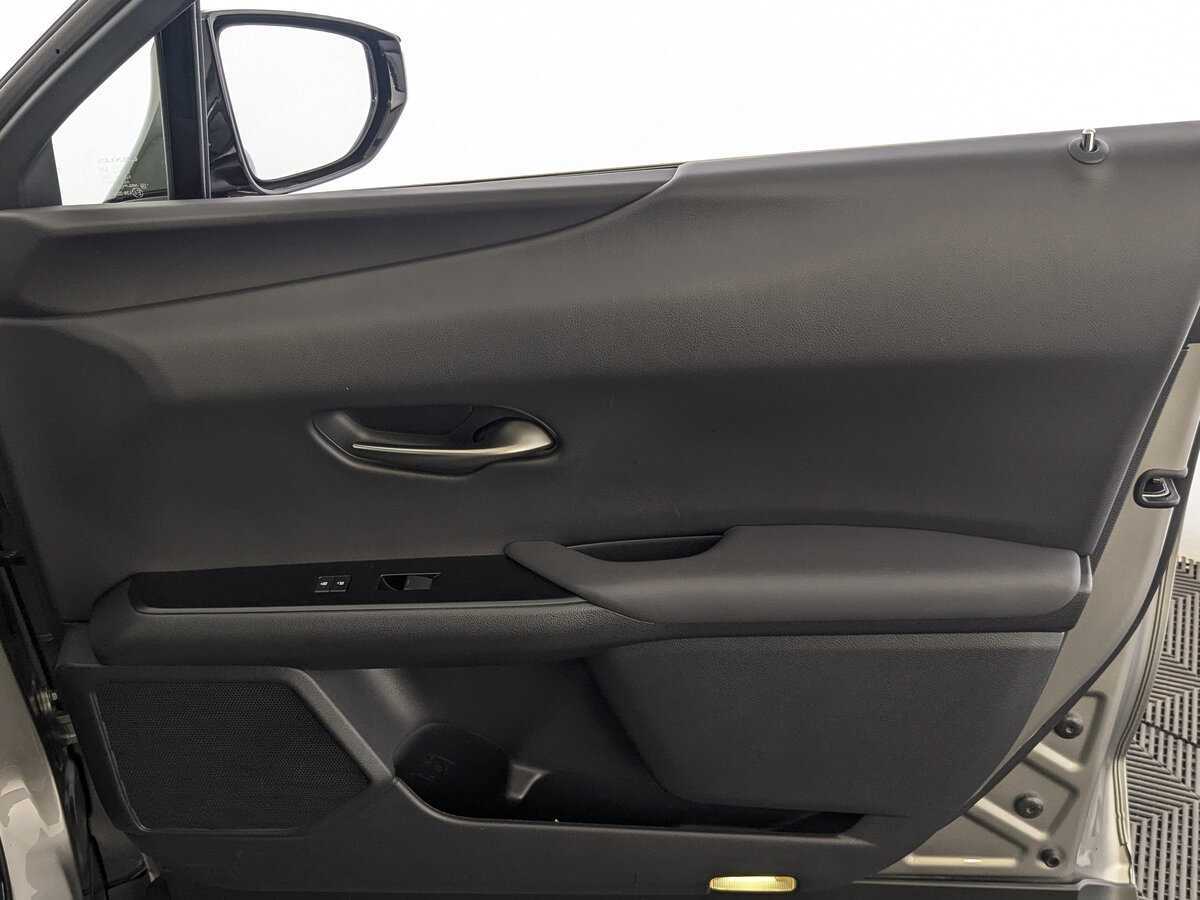 Lexus UX с пробегом — 2020 год. Фото: #23