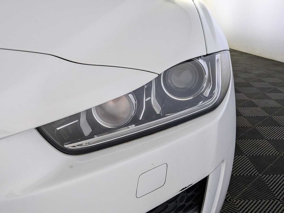 Jaguar XE с пробегом — 2019 год. Фото: #10