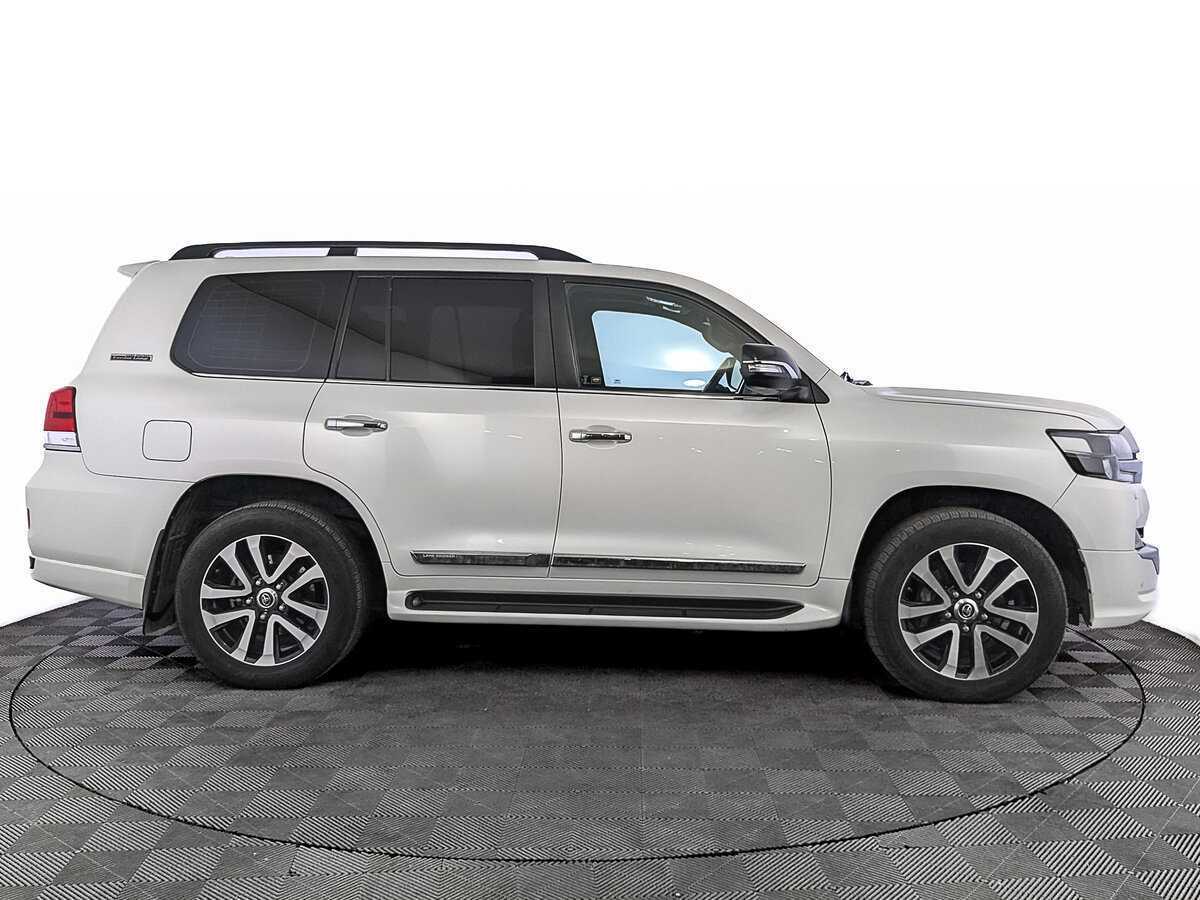 Toyota Land Cruiser с пробегом — 2019 год. Фото: #3