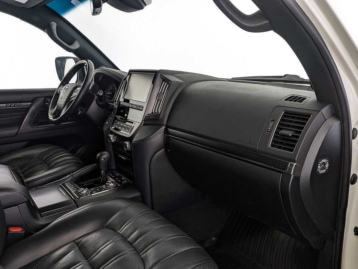 Toyota Land Cruiser с пробегом — 2019 год. Фото: #10