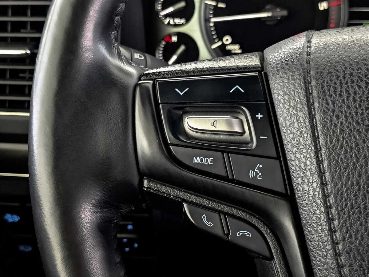 Toyota Land Cruiser с пробегом — 2019 год. Фото: #27