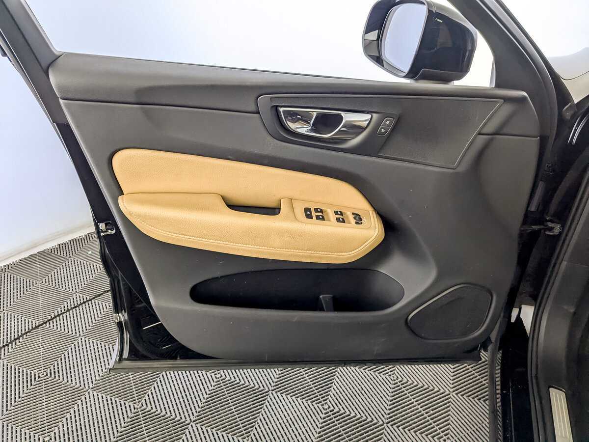 Volvo XC60 с пробегом — 2018 год. Фото: #16