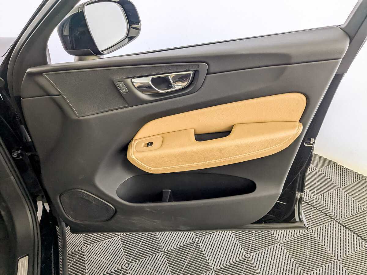 Volvo XC60 с пробегом — 2018 год. Фото: #22