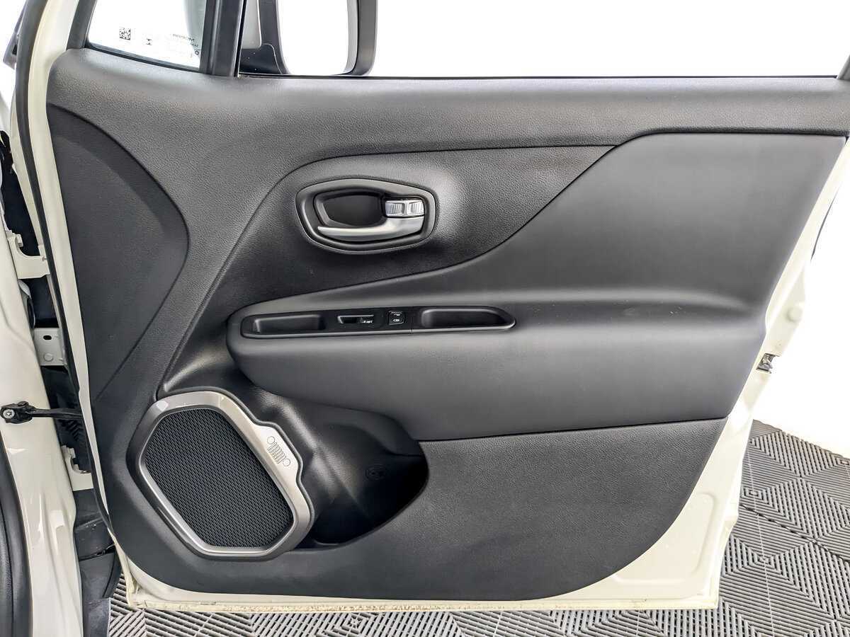 Jeep Renegade с пробегом — 2019 год. Фото: #23