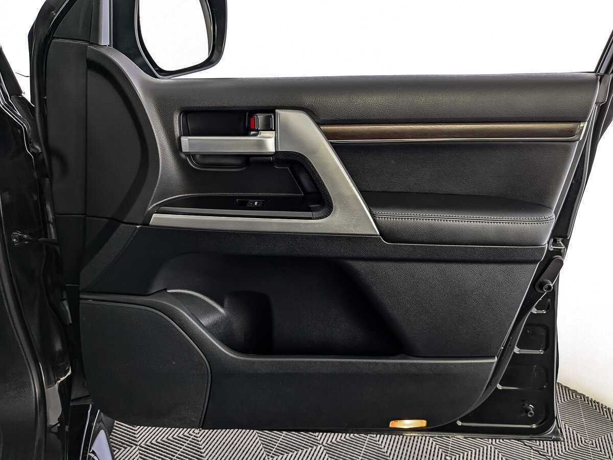 Toyota Land Cruiser с пробегом — 2019 год. Фото: #24