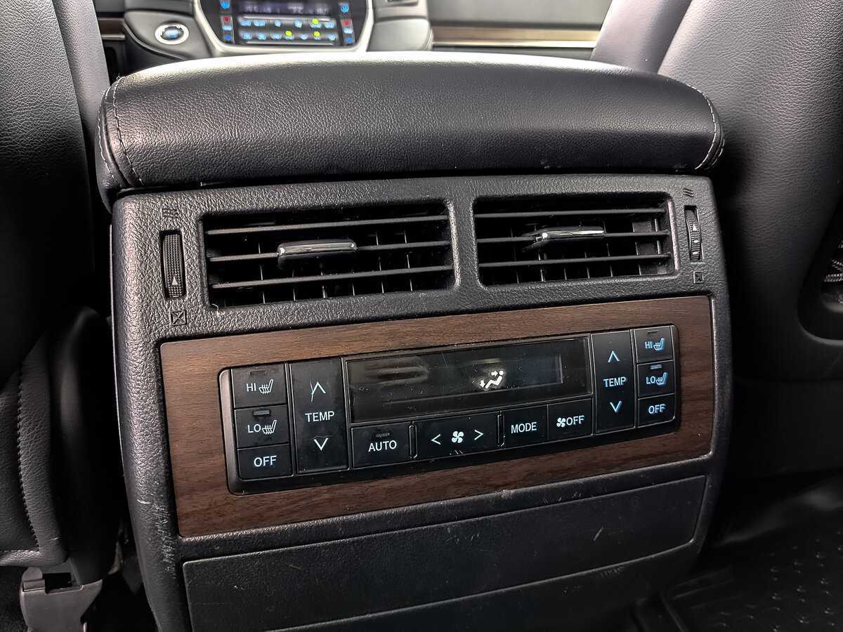 Toyota Land Cruiser с пробегом — 2019 год. Фото: #26