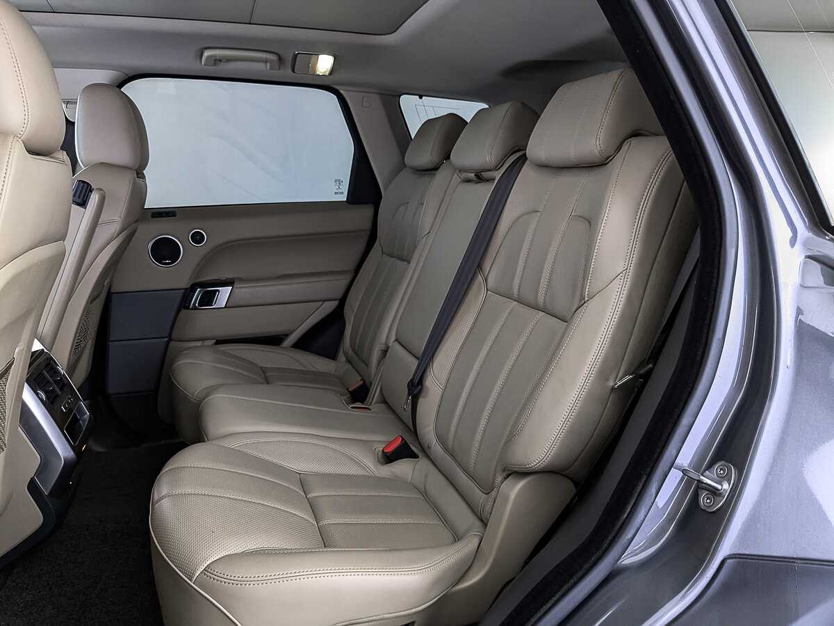 Land Rover Range Rover Sport с пробегом — 2016 год. Фото: #11