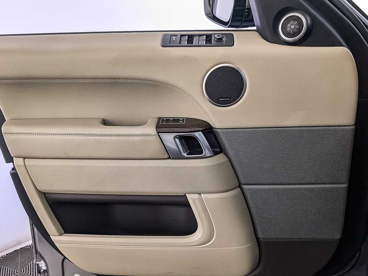 Land Rover Range Rover Sport с пробегом — 2016 год. Фото: #18