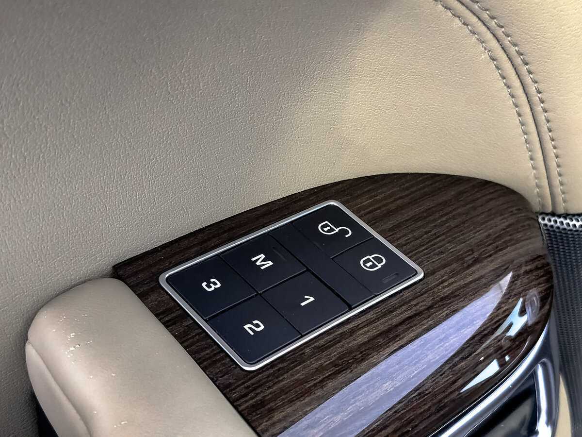 Land Rover Range Rover Sport с пробегом — 2016 год. Фото: #21