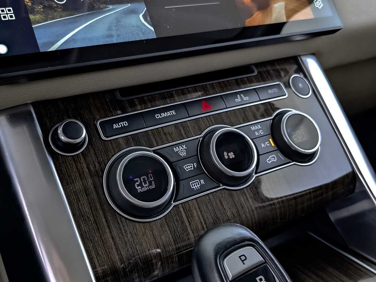 Land Rover Range Rover Sport с пробегом — 2016 год. Фото: #26