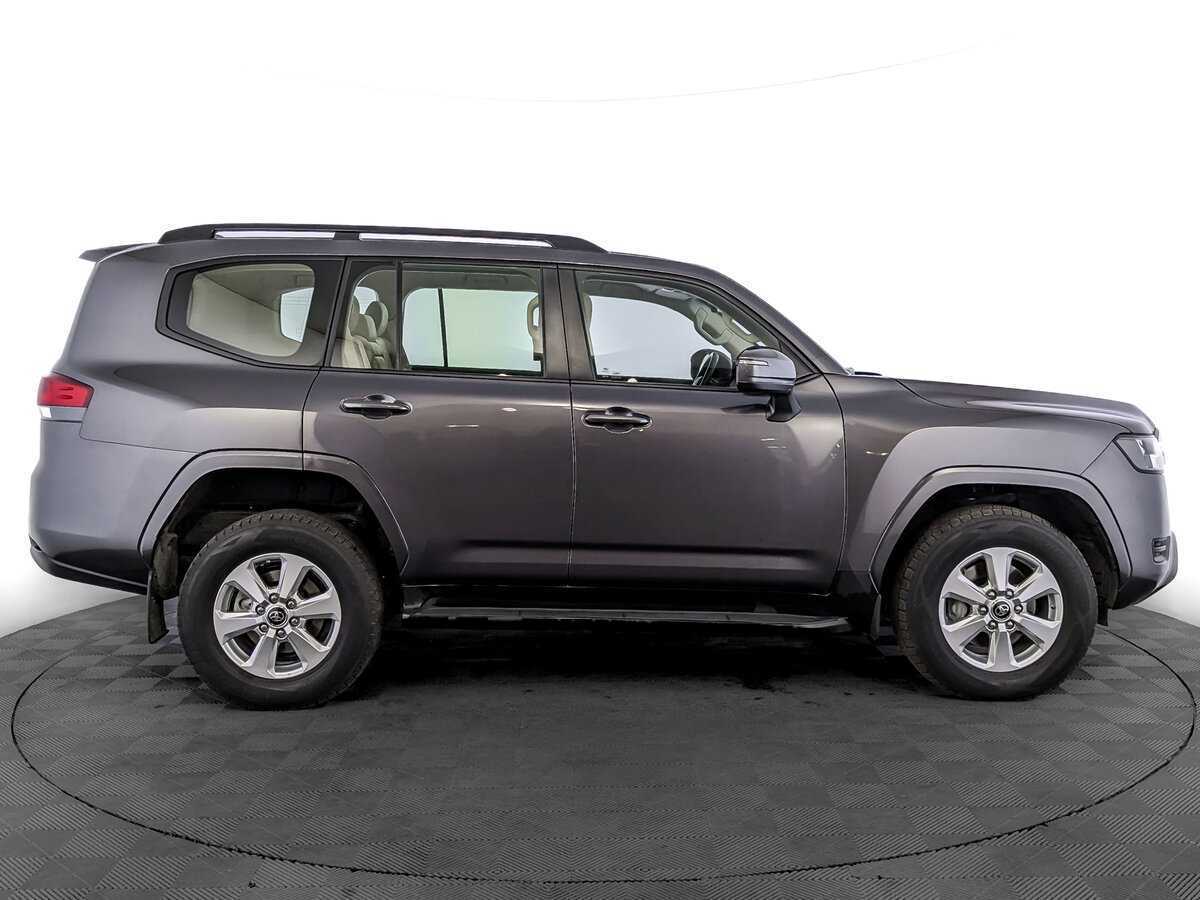 Toyota Land Cruiser с пробегом — 2023 год. Фото: #3