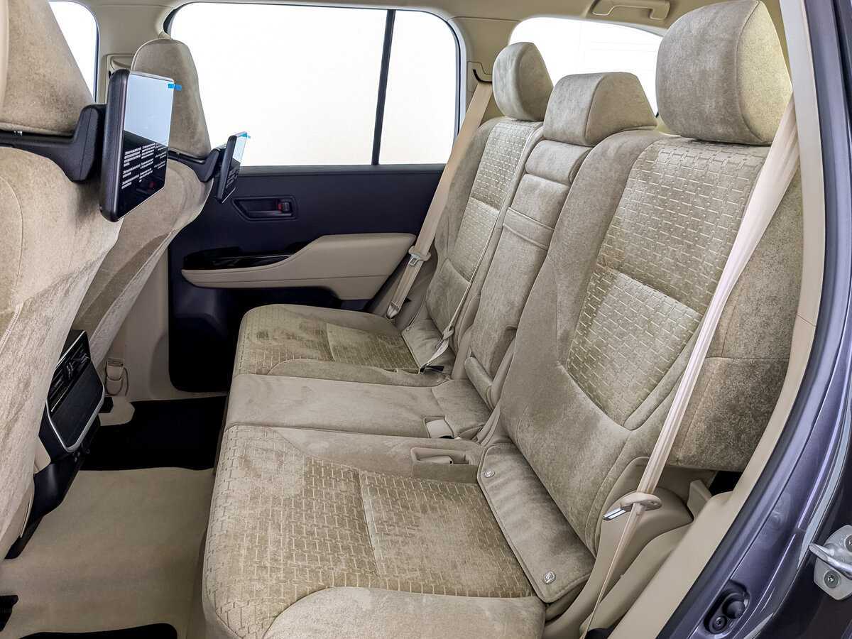 Toyota Land Cruiser с пробегом — 2023 год. Фото: #11