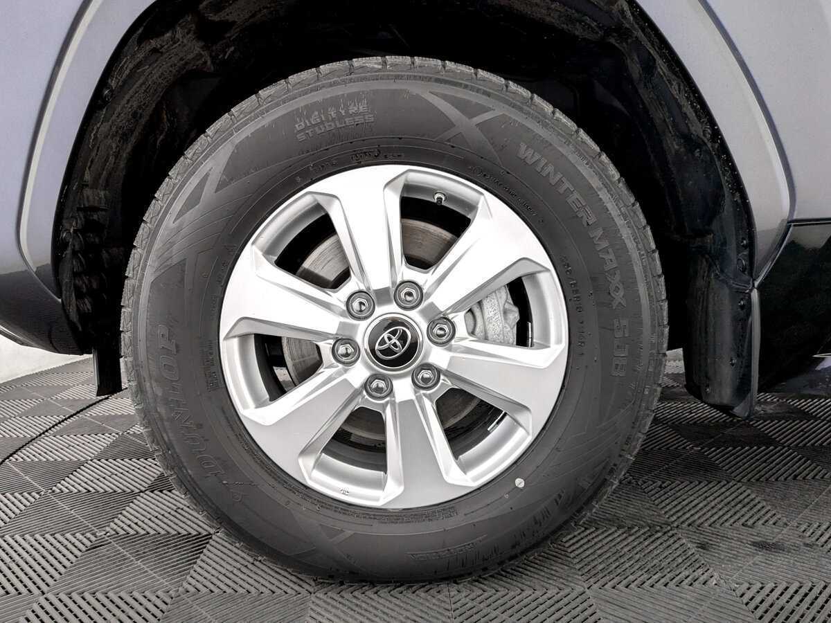 Toyota Land Cruiser с пробегом — 2023 год. Фото: #17