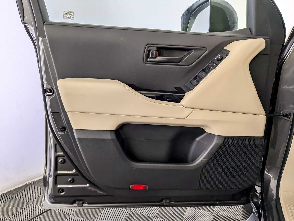 Toyota Land Cruiser с пробегом — 2023 год. Фото: #18