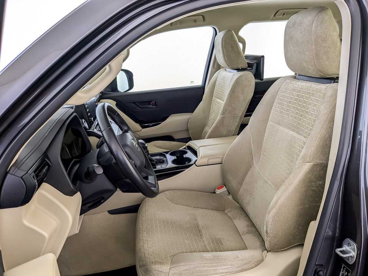 Toyota Land Cruiser с пробегом — 2023 год. Фото: #19