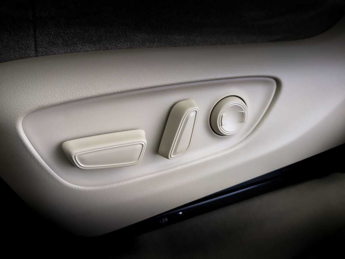 Toyota Land Cruiser с пробегом — 2023 год. Фото: #20