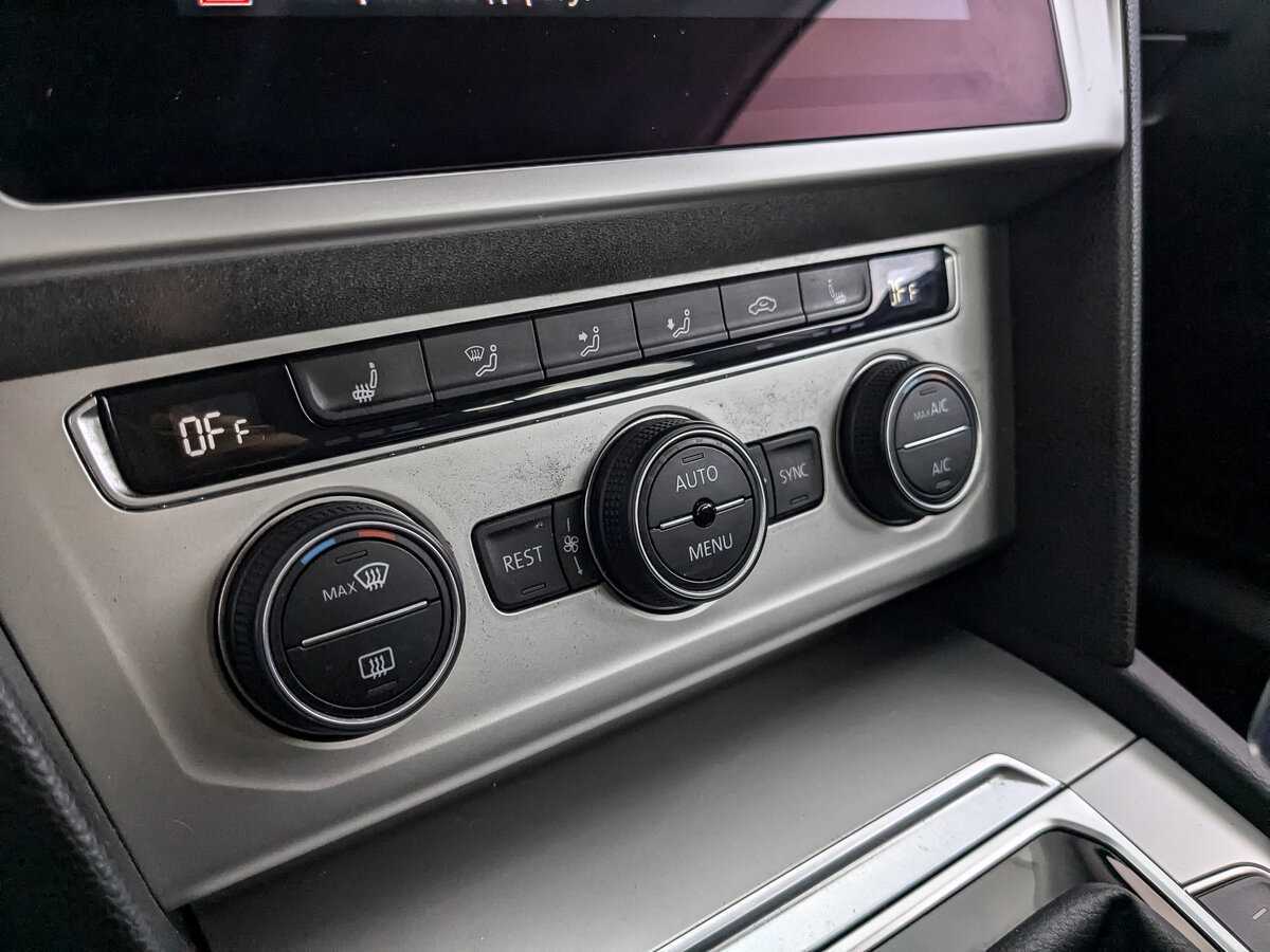 Volkswagen Passat с пробегом — 2019 год. Фото: #17