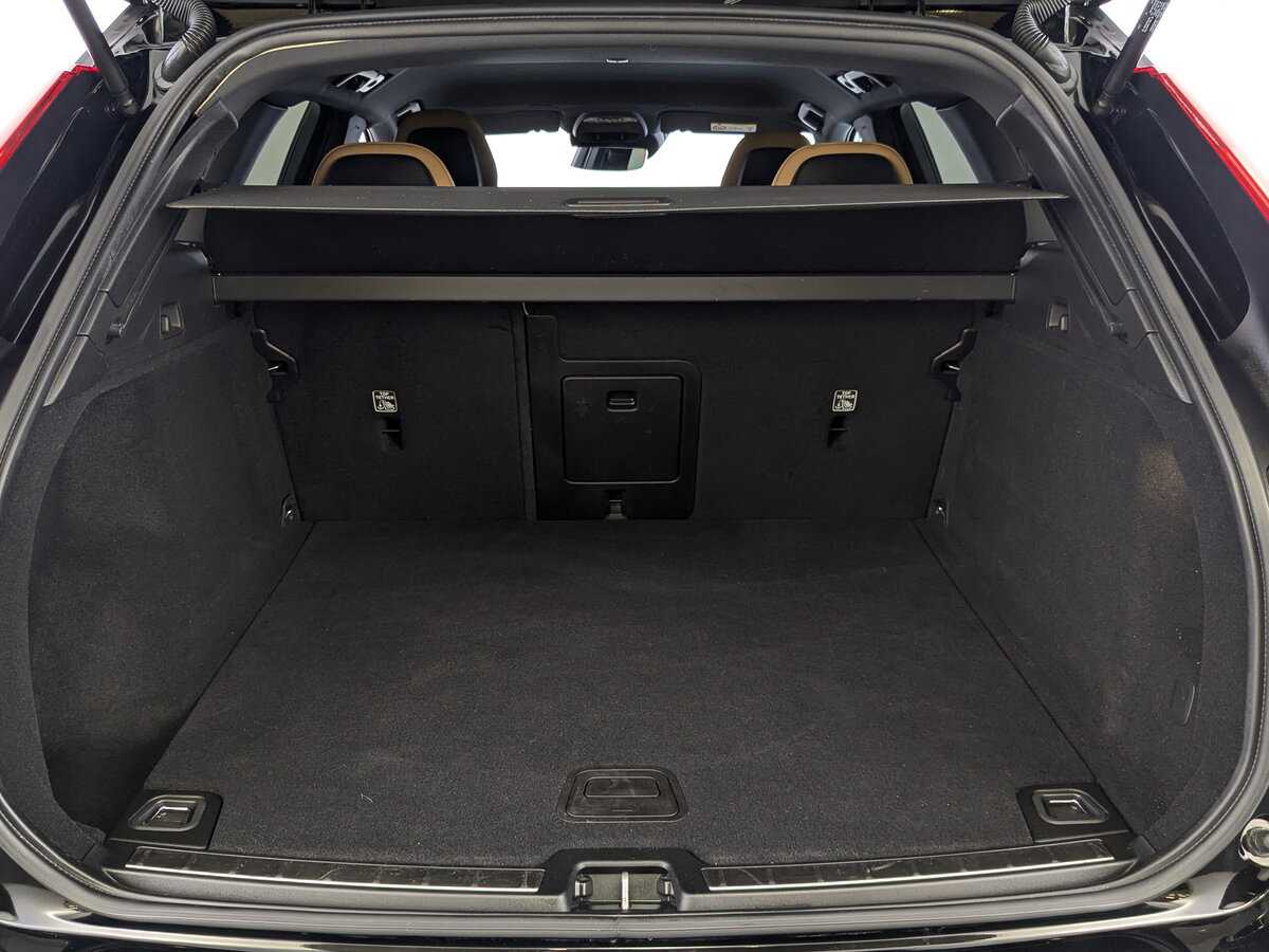 Volvo XC60 с пробегом — 2018 год. Фото: #9