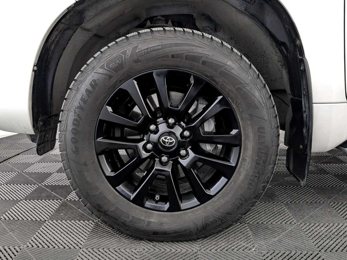 Toyota Land Cruiser Prado с пробегом — 2021 год. Фото: #17