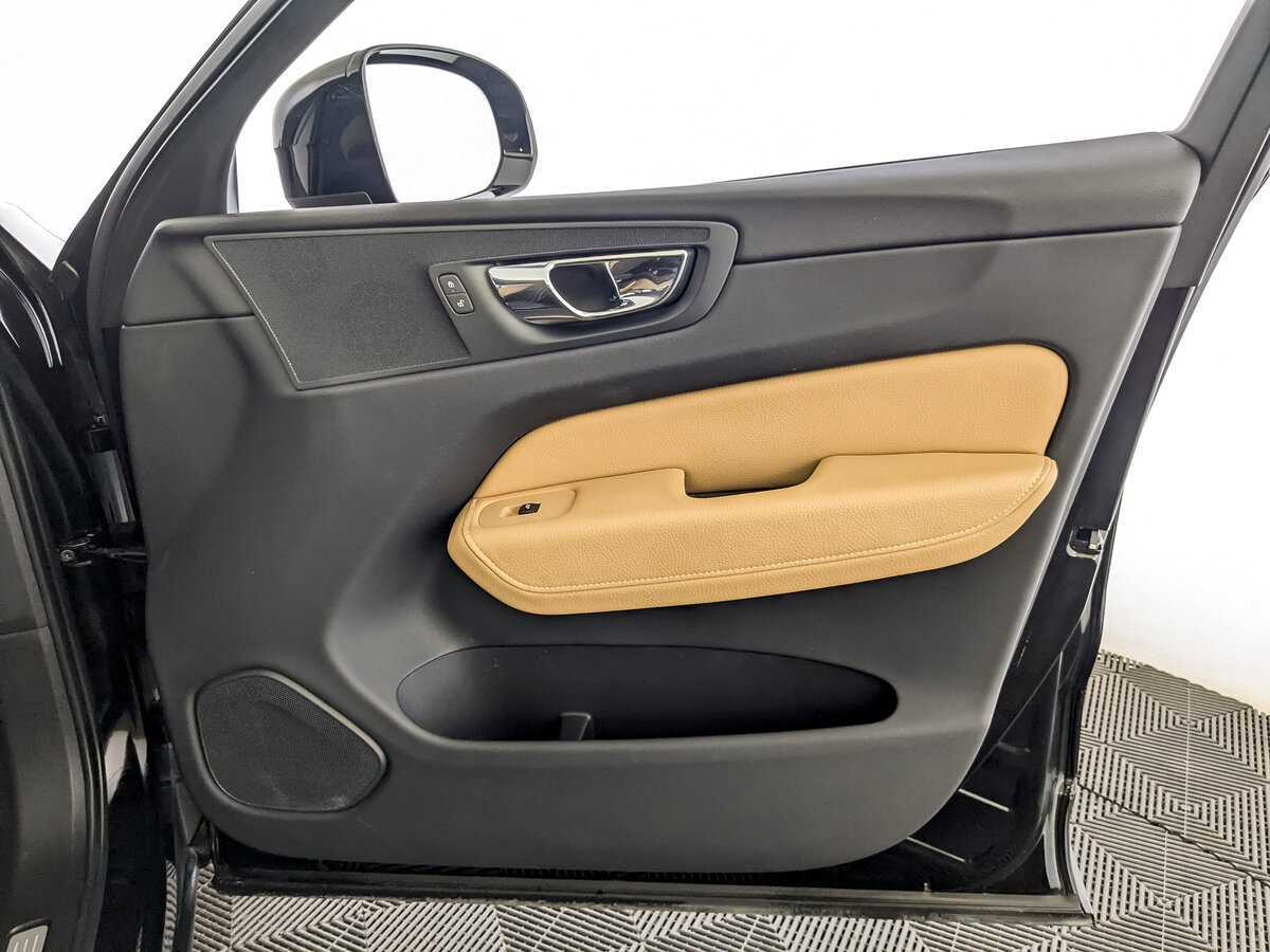 Volvo XC60 с пробегом — 2018 год. Фото: #24