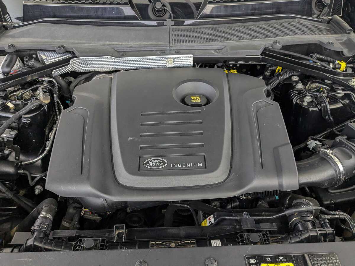 Land Rover Defender с пробегом — 2021 год. Фото: #8