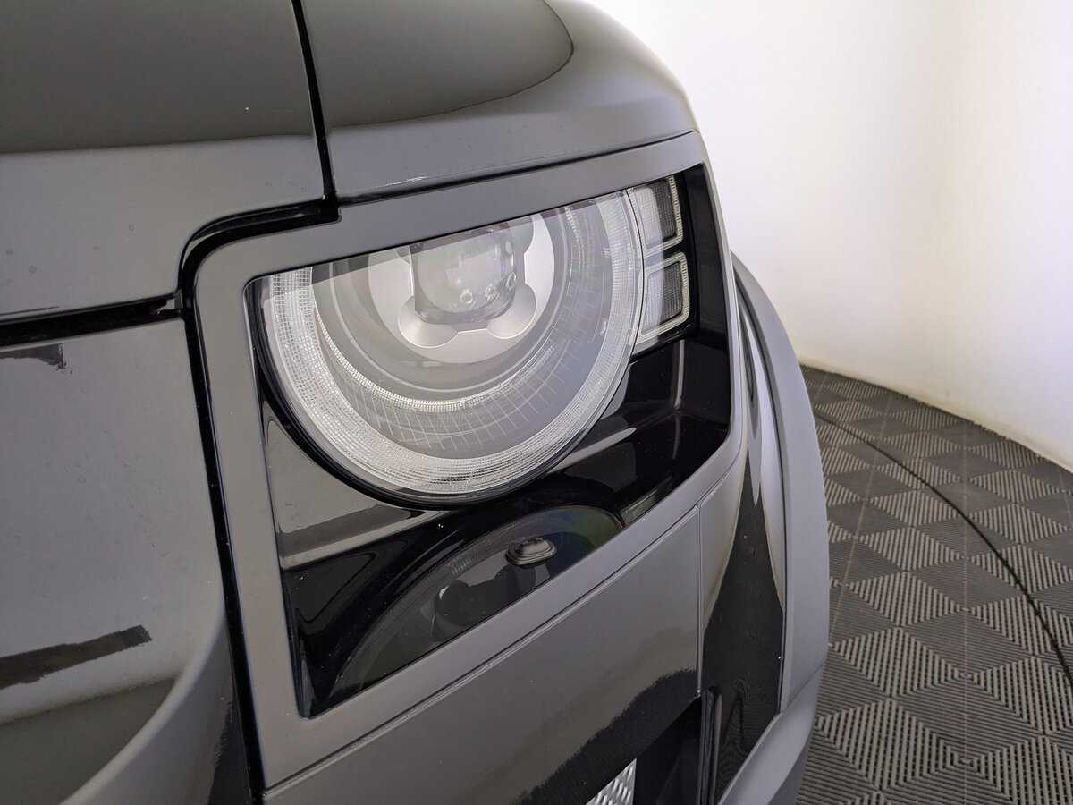 Land Rover Defender с пробегом — 2021 год. Фото: #10