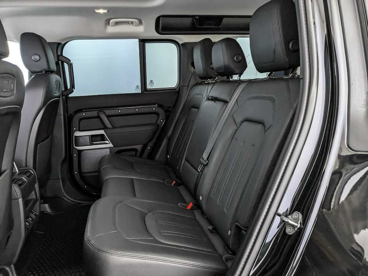 Land Rover Defender с пробегом — 2021 год. Фото: #16