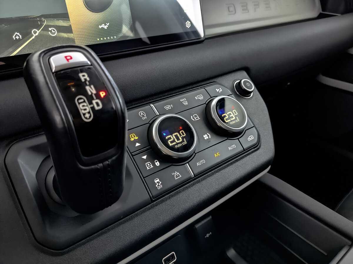 Land Rover Defender с пробегом — 2021 год. Фото: #19