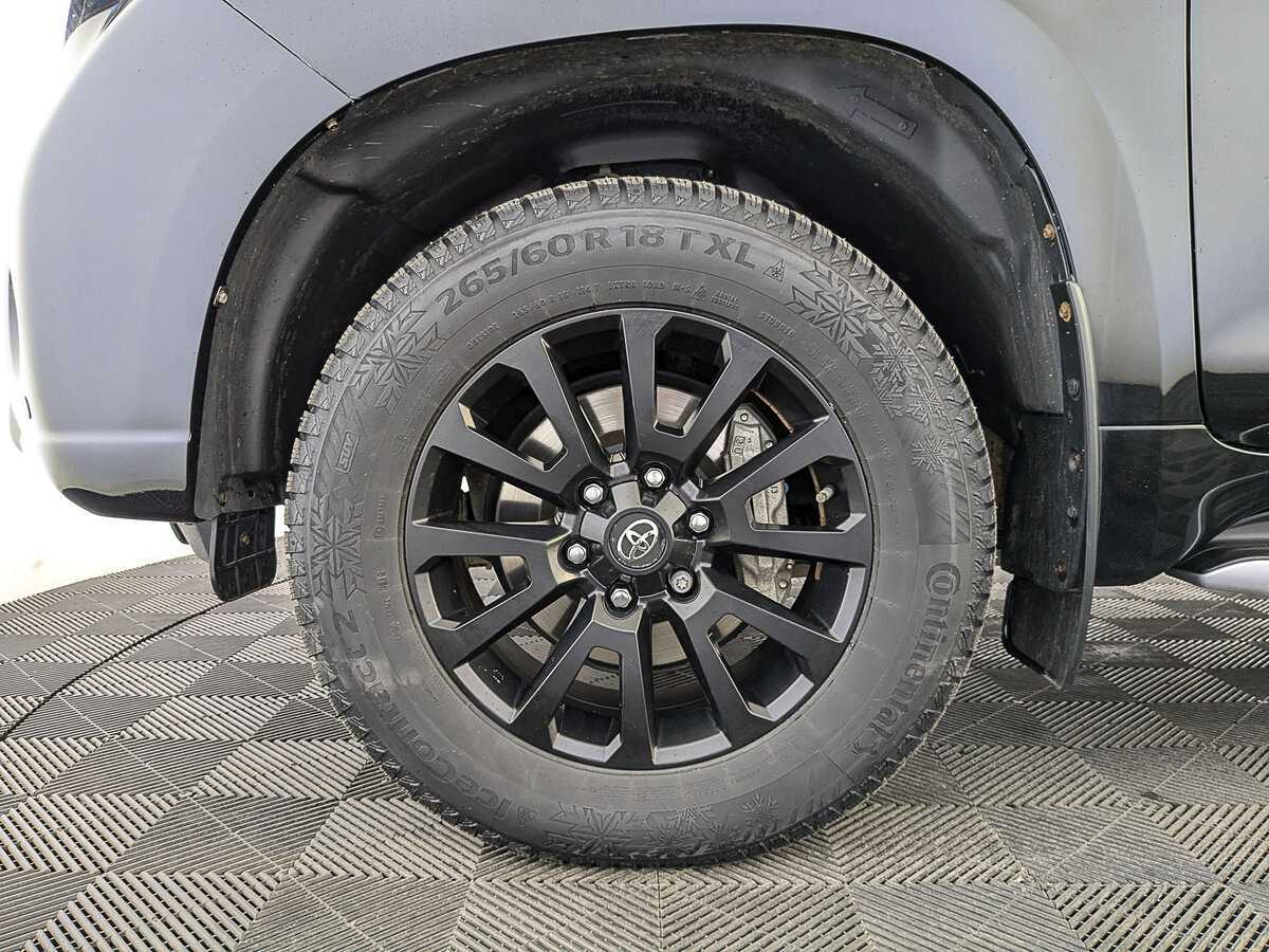 Toyota Land Cruiser Prado с пробегом — 2017 год. Фото: #11
