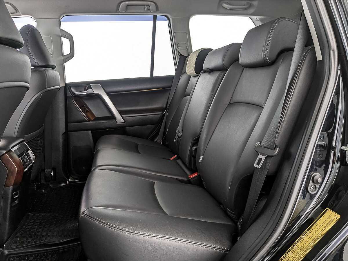 Toyota Land Cruiser Prado с пробегом — 2017 год. Фото: #17
